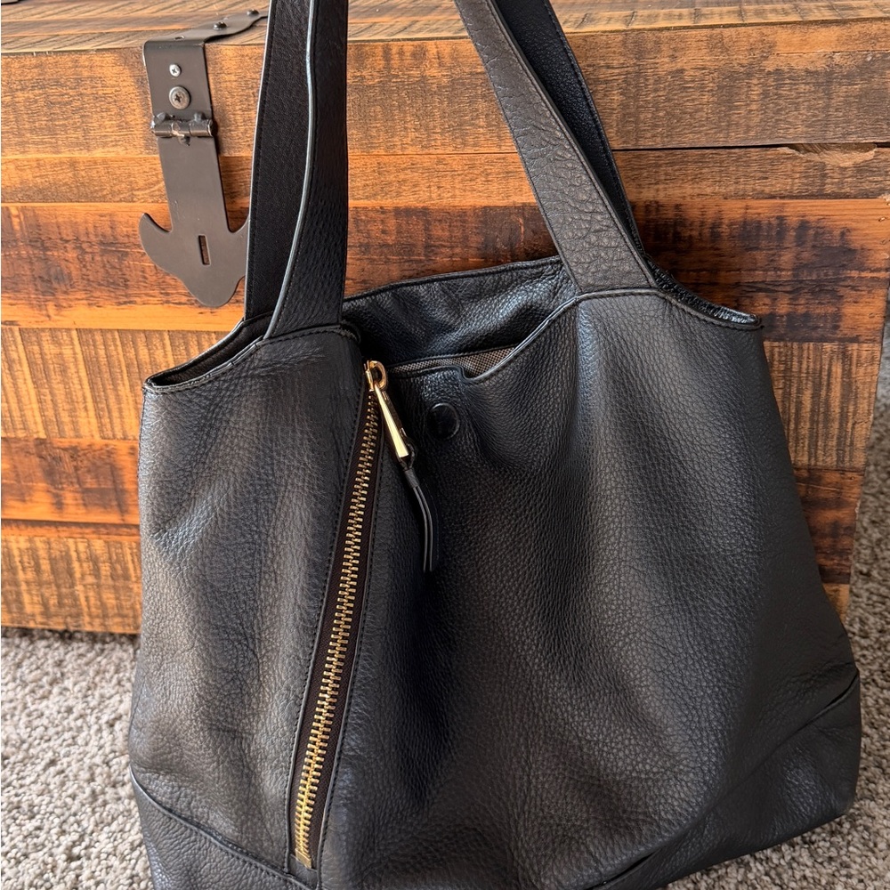 Vince Camuto Black Leather Shoulder Bag - Picture 2 of 3